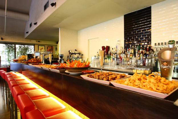Aperitivo-a-Milano.jpg